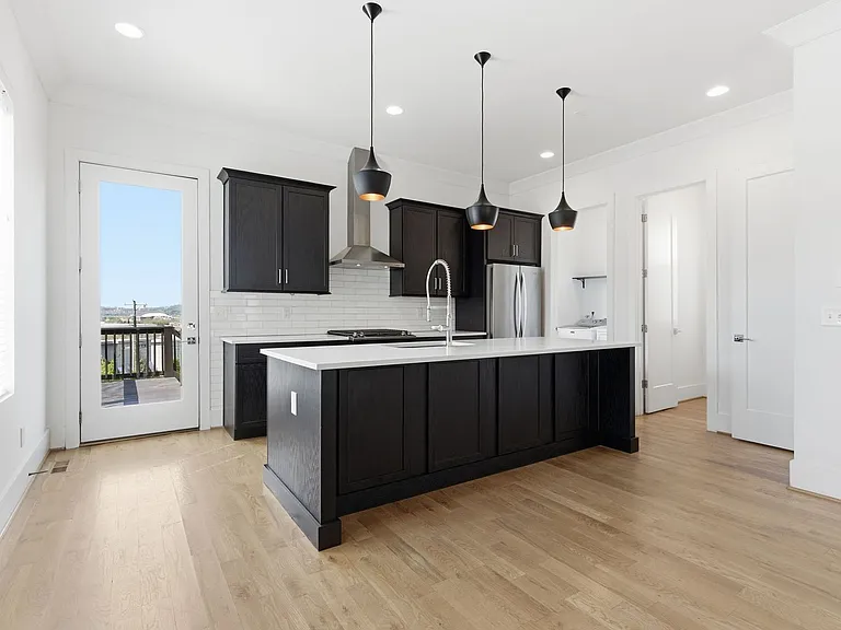 1202 Katie Ave — Photo 16