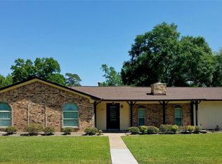 12607 Creekview Dr, Mont Belvieu, TX 77523