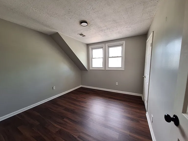 23720 Shakespeare Ave — Photo 22