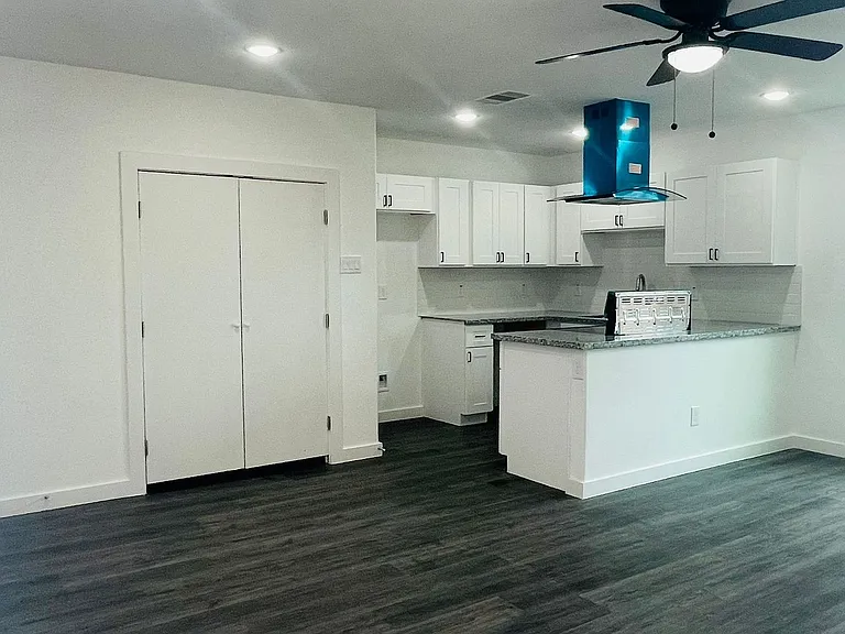 7611 Shotwell St #B — Photo 3