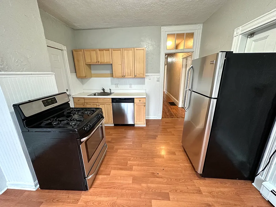 17 Eldora St #2