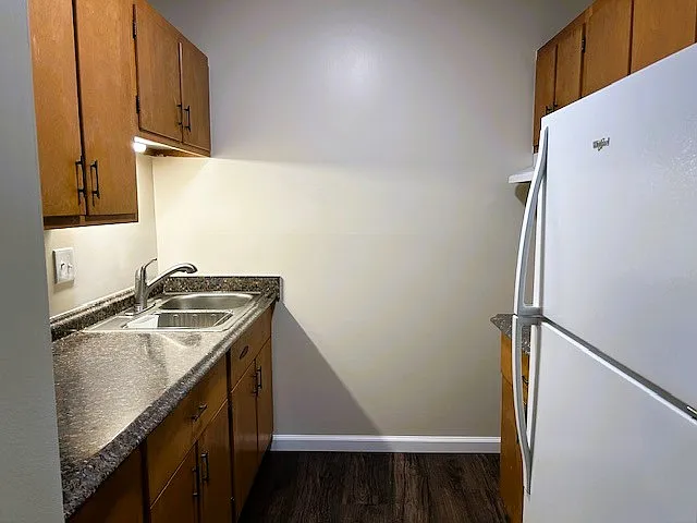 Burnet Park Apartments — Photo 7