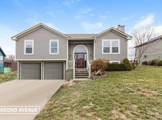 1903 Chestnut Dr, Pleasant Hill, MO 64080