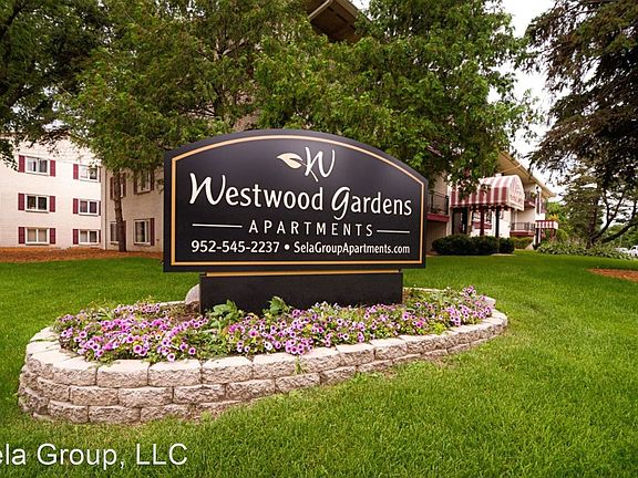 3rd image of 2501 Nevada Ave S APT 17