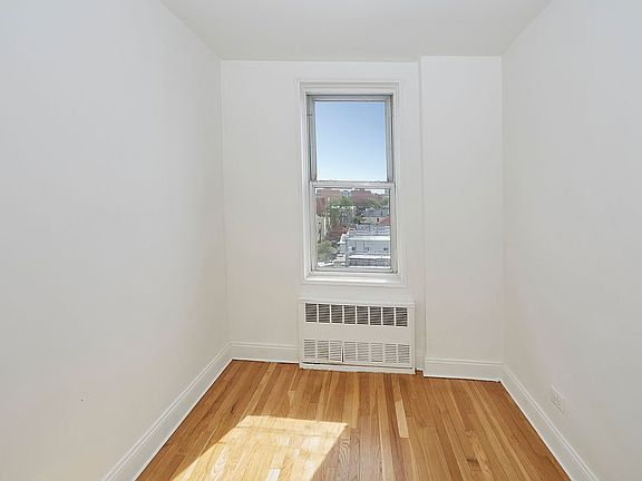 5th image of 1332 Metropolitan Ave APT 7C