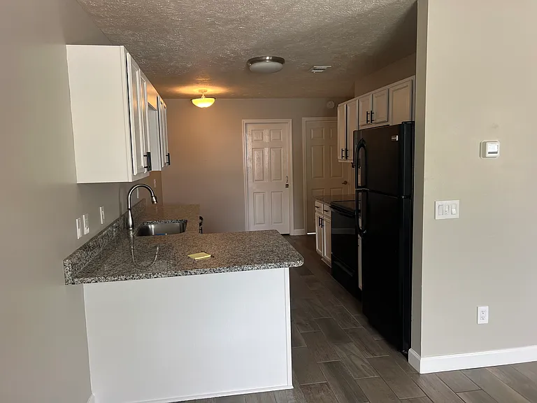 8315 Elizabeth Ave — Photo 4