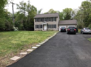 7447 Carver Rd, Gainesville, VA 20155