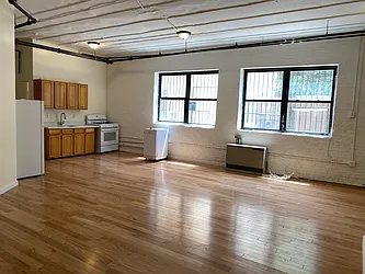 Rented by R New York