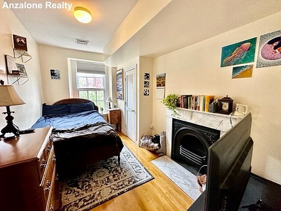 5th image of 34 Mount Vernon St #5