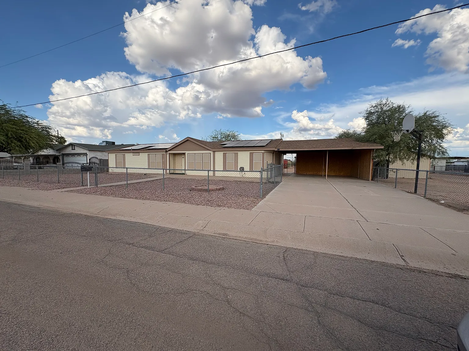 4 bed, 2049 sqft, $1,850 — Photo 2