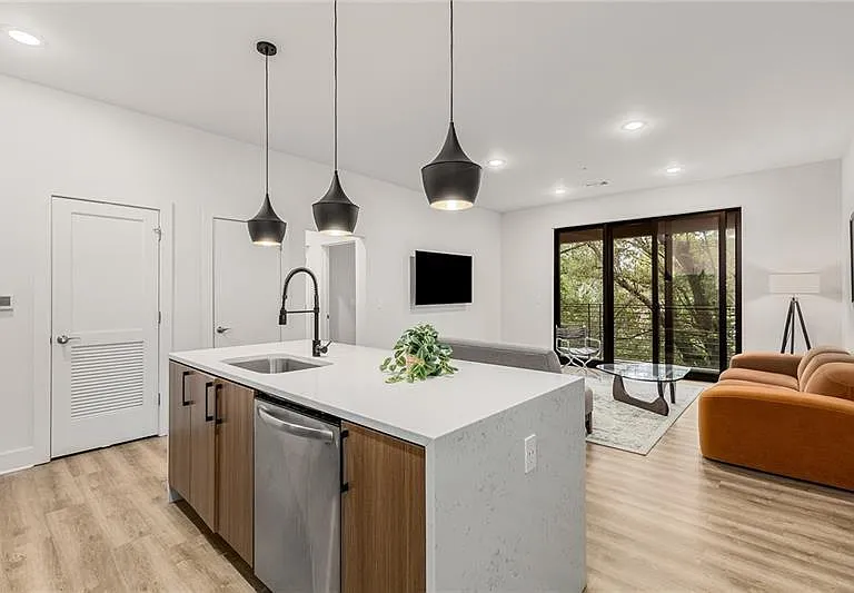 112 Rogers St NE #303 — Photo 12