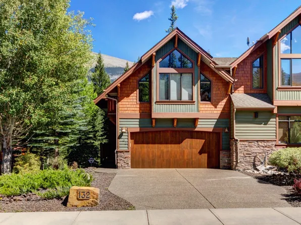 132 Krizan Bay, Canmore, AB T1W 3G3