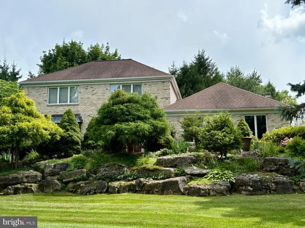 3706 Surrey Dr, Allentown, PA 18103