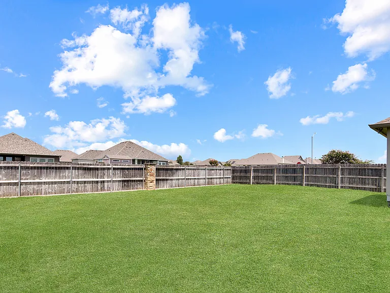 410 Stonehouse Ln — Photo 23