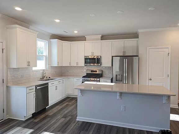 4th image of 512 Hazy Hills Ln