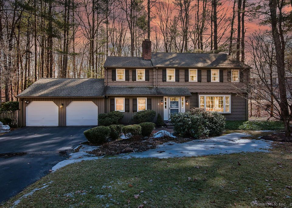 1st image of 7 Glenn Hollow Lane