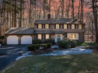 7 Glen Hollow Ln, West Simsbury, CT 06092