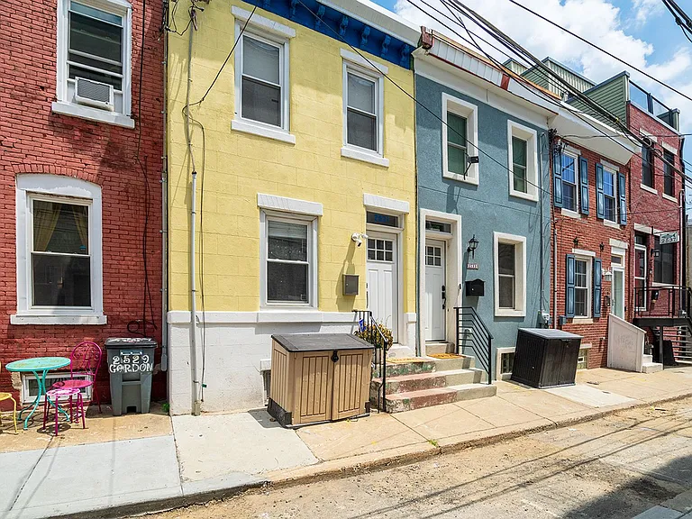 2531 E Gordon St — Photo 16