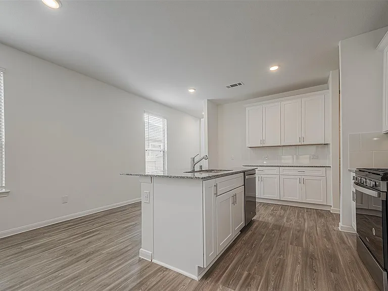 325 Maple Bark Trl — Photo 5