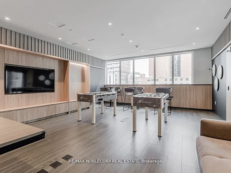 357 King St W #3409 — Photo 19