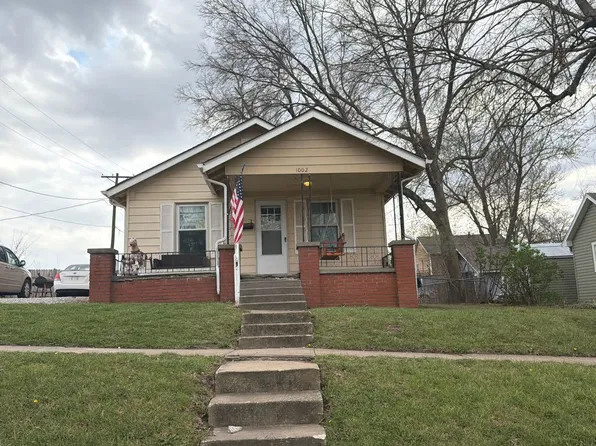 1002 Broadway St, Pleasant Hill, MO 64080