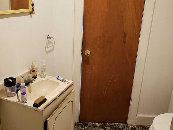 3rd image of 2619 W Jefferson St