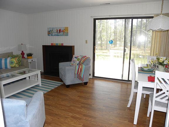 3rd image of 743B Clubhouse Ln