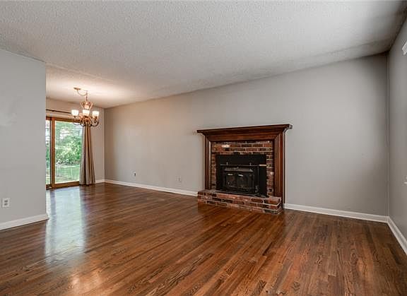 4th image of 9236 Wedd St
