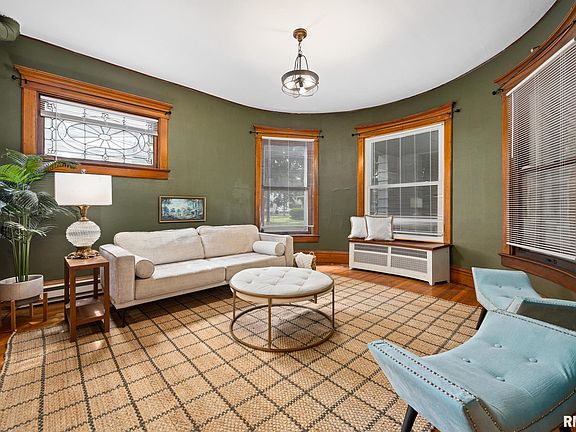 5th image of 1507 W Barker Ave