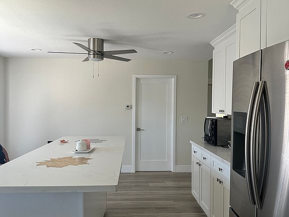 2nd image of 812 Powell St