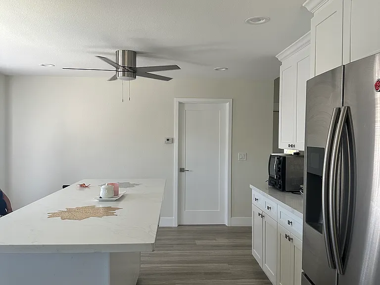 812 Powell St — Photo 2