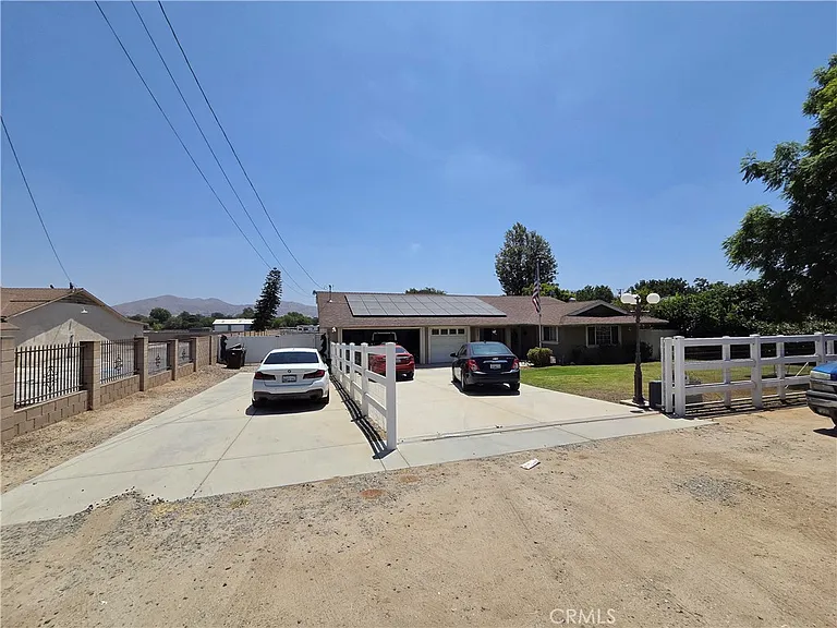 3697 Sierra Ave — Photo 24