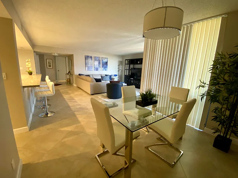 2255 Lindell Blvd #502 — Photo 6