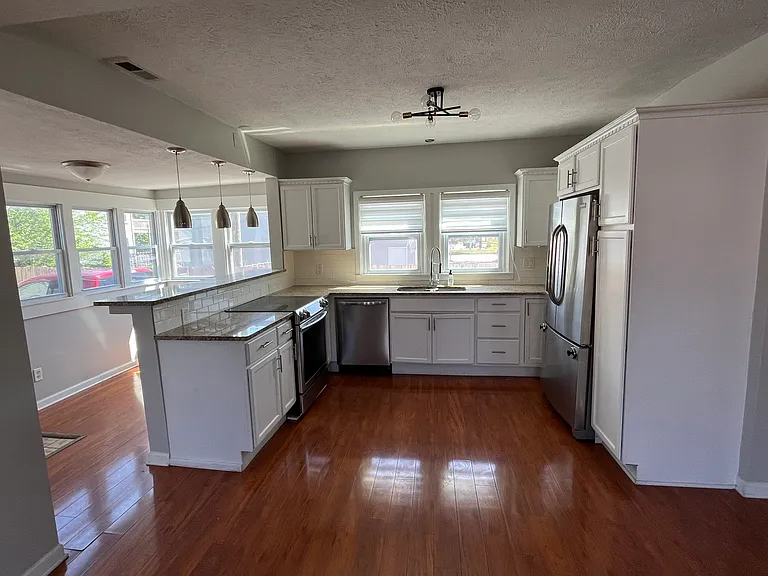Upstairs kitchen (kitchen #1)