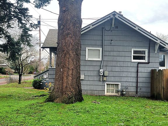 4th image of 5006 SE Knapp St