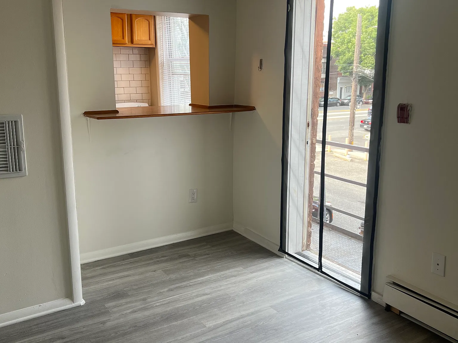 1 bed, 800 sqft, $1,350 — Photo 3