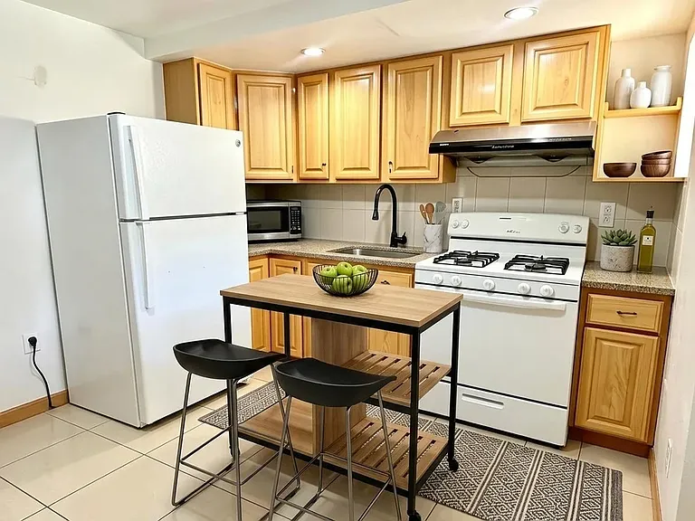 2319 E 16th St #1 — Photo 1