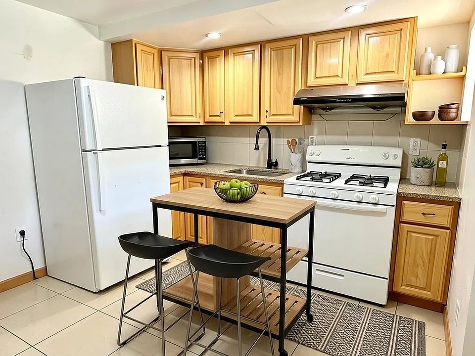 1st image of 2319 E 16th St Floor 1