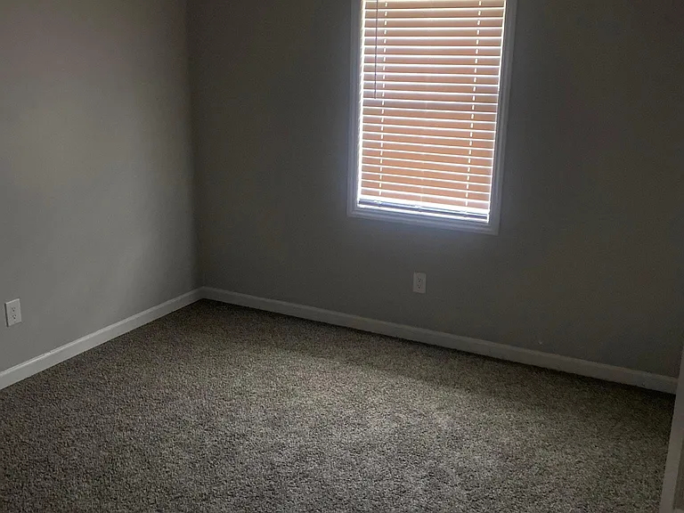 1908 Green Cir — Photo 10