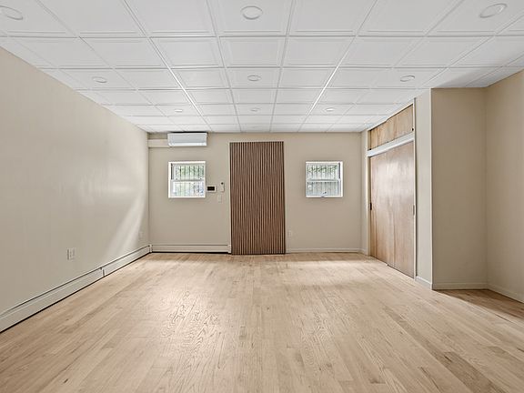 4th image of 315 Leonard St #1A