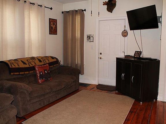 5th image of 64 Essex St #1