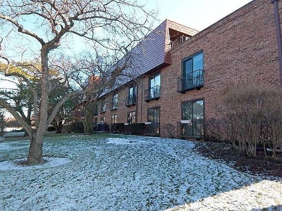 Located in lovely Normandy Hill!