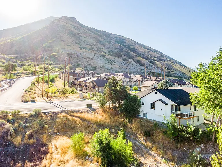 694 S Slate Canyon Dr — Photo 2