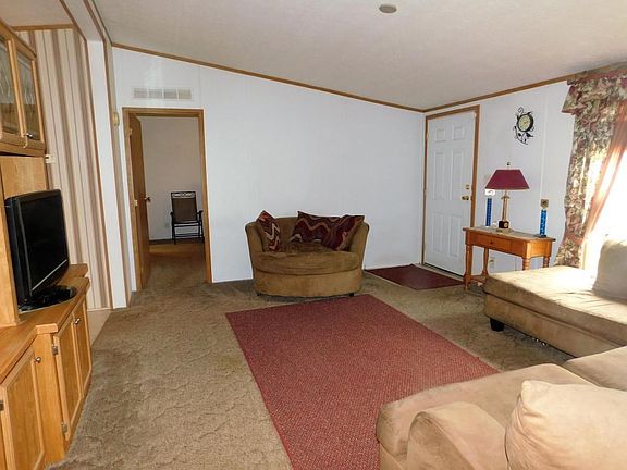 3rd image of 1580 Old Rushville Rd NE