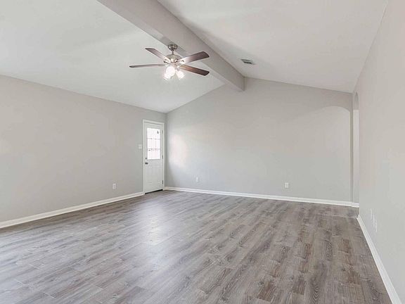 4th image of 10927 Hillside Creek Dr