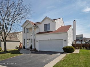 1948 Royal Ln, Aurora, IL 60503