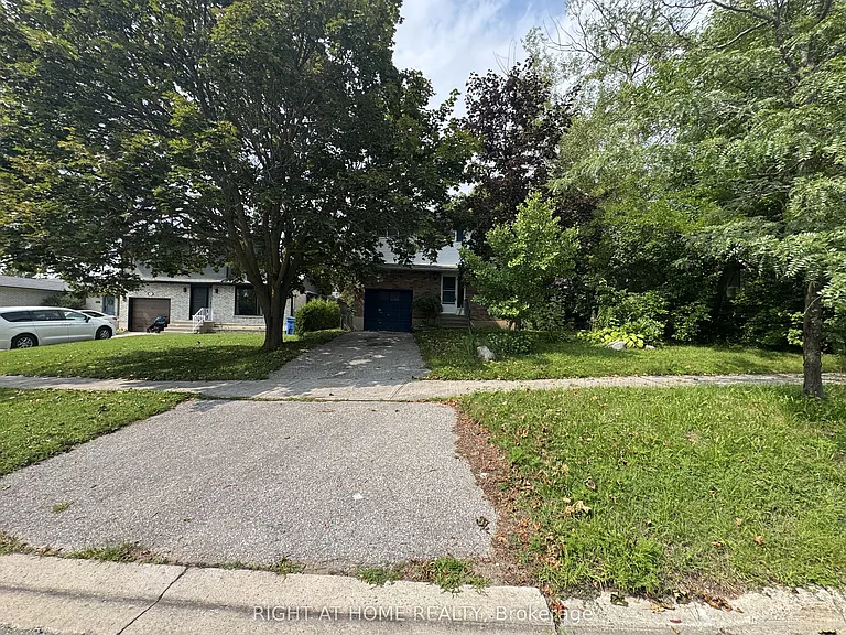 18 Annamaria Dr — Photo 2