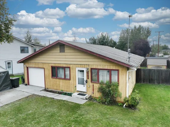 2808 Turner St, Fairbanks, AK 99701