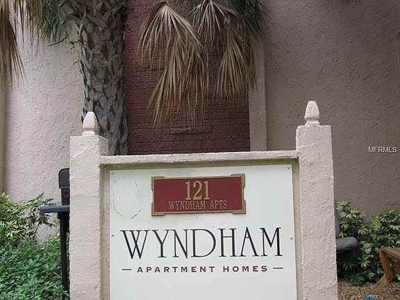 4th image of 121 3rd Ave N APT 206
