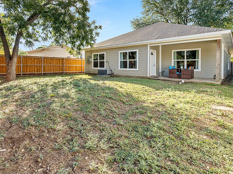 2447 Wilton Ave — Photo 29